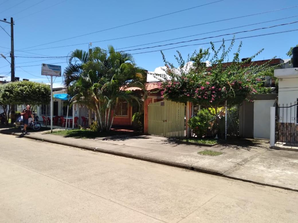Necoclí Habitacion Triple Con Cocina Y Bano Privado المظهر الخارجي الصورة