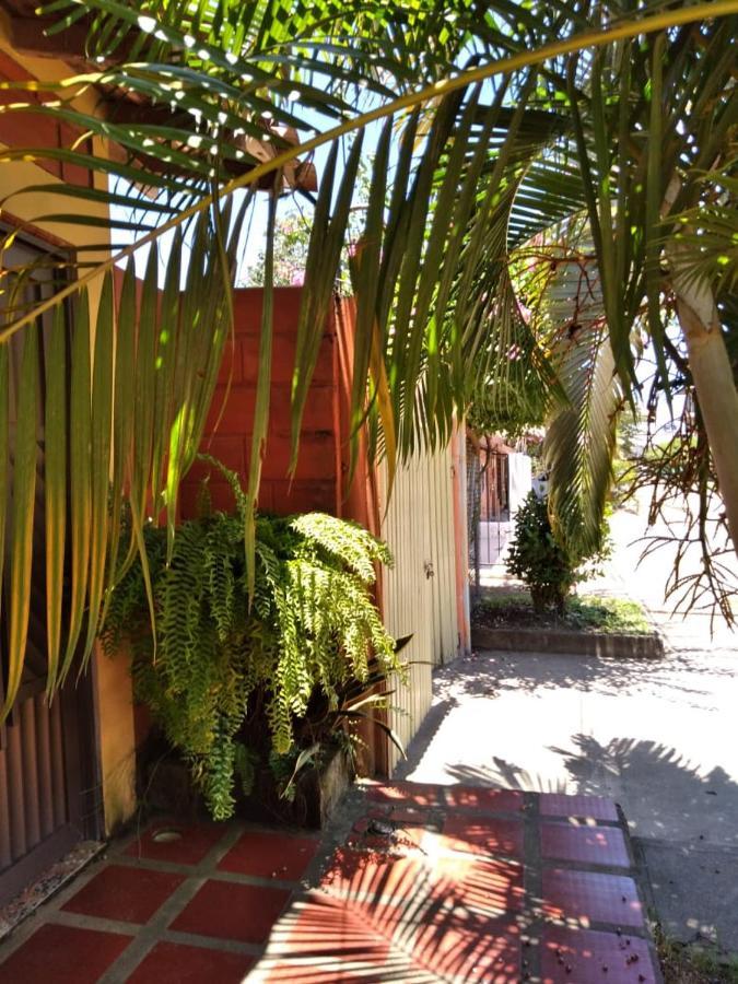 Necoclí Habitacion Triple Con Cocina Y Bano Privado المظهر الخارجي الصورة