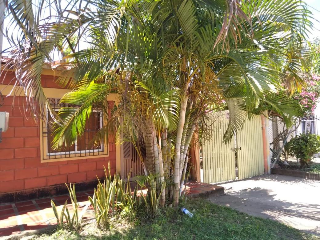 Necoclí Habitacion Triple Con Cocina Y Bano Privado المظهر الخارجي الصورة